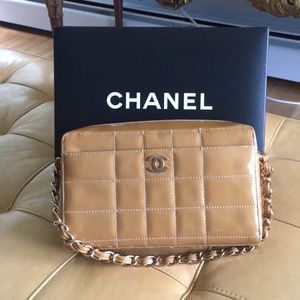 CHANEL patent leather bag